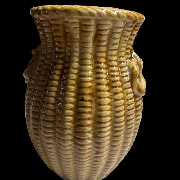 Vintage Majolica Frog on lily pad Vase 6. 1/2” tall - Picture 3 of 4